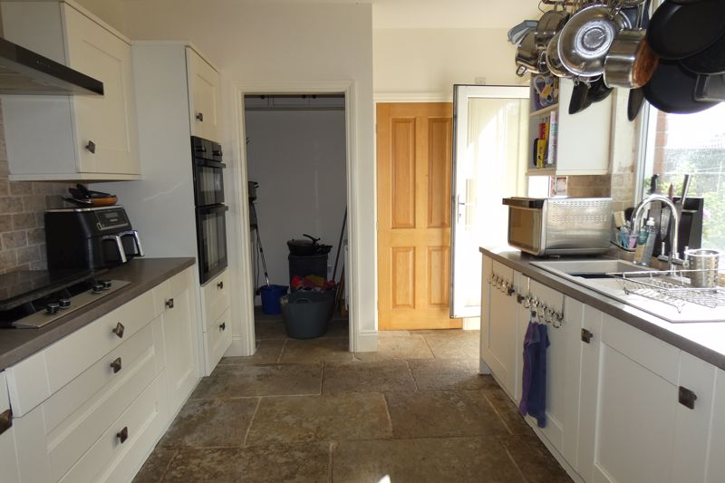 Kitchen/Diner- click for photo gallery